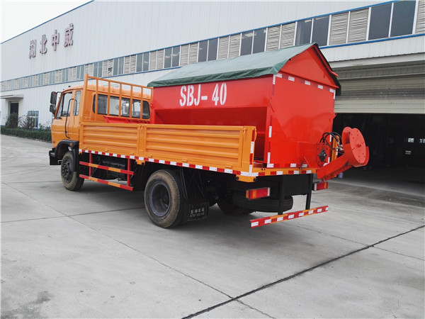 可上戶東風(fēng)145多功能除雪車(chē)