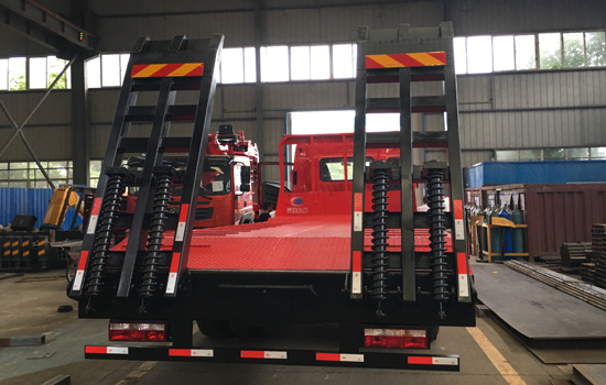 【國五】江淮小三軸挖機(jī)平板車