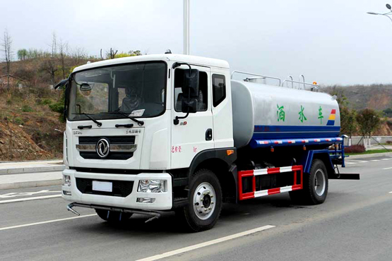怎樣排除灑水車柴油機過早、過遲的噴油現(xiàn)象？
