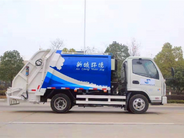 凱馬國六4方藍(lán)牌壓縮式垃圾車