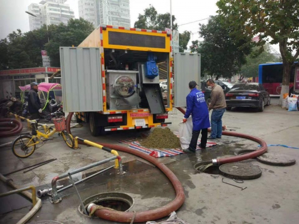 東風(fēng)小多利卡污水凈化車